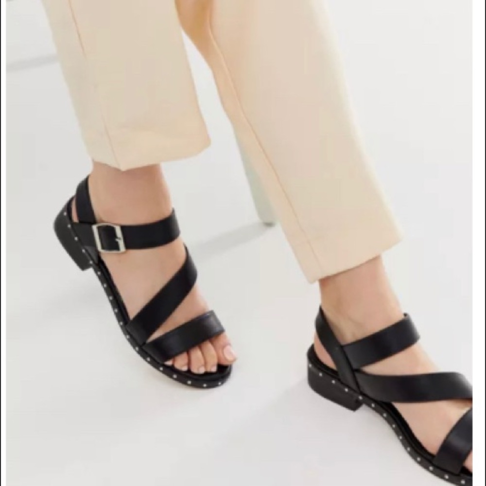Kitten heel sandals